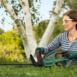 Bosch Power For All 18V 550mm UniversalHedgeCut 18-55 Cordless Hedge Trimmer -Garden - Landscaping Store bosch power for all 18v 550mm universalhedgecut 18 55 cordless hedge trimmer4059952558776 04i bq
