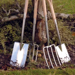 Burgon & Ball Square Digging Spade -Garden - Landscaping Store burgon ball square digging spade5019360008620 01i bq