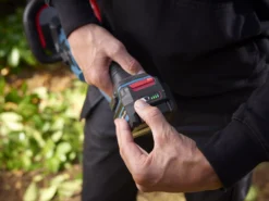 Erbauer 18V 550mm EHT18-Li - KIT Cordless Hedge Trimmer -Garden - Landscaping Store erbauer 18v 550mm eht18 li kit cordless hedge trimmer3663602418269 13i