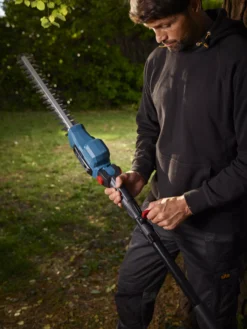 Erbauer Pole 18V 450mm EPHT18-Li - KIT Cordless Hedge Trimmer -Garden - Landscaping Store erbauer pole 18v 450mm epht18 li kit cordless hedge trimmer3663602418252 13i