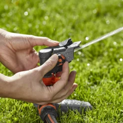 Gardena Pulse Sprinkler -Garden - Landscaping Store gardena pulse sprinkler4078500814102 02i bq