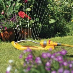 Hozelock Plus Swinging Sprinkler 16 Hozelock Plus Swinging Sprinkler -Garden - Landscaping Store hozelock plus swinging sprinkler5010646037679 03bq