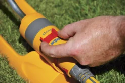 Hozelock Plus Swinging Sprinkler 20 Hozelock Plus Swinging Sprinkler -Garden - Landscaping Store hozelock plus swinging sprinkler5010646037679 03i