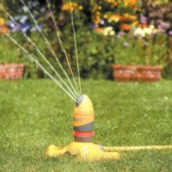 Hozelock Pro Oscillating Rotary Sprinkler -Garden - Landscaping Store hozelock pro oscillating rotary sprinkler5010646042819 01bq