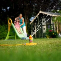 Hozelock Pro Oscillating Rotary Sprinkler -Garden - Landscaping Store hozelock pro oscillating rotary sprinkler5010646042819 04bq