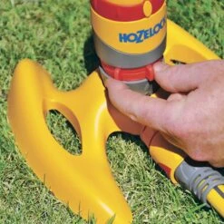 Hozelock Pro Oscillating Rotary Sprinkler -Garden - Landscaping Store hozelock pro oscillating rotary sprinkler5010646042819 06bq