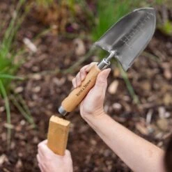 Kent & Stowe Hand Trowels Natural Trowel (H) 320mm X (W) 86mm -Garden - Landscaping Store kent stowe hand trowels natural trowel h 320mm x w 86mm5024160000033 02i bq