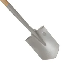 Magnusson Wooden Pointed Digging Spade -Garden - Landscaping Store magnusson wooden pointed digging spade5059340086675 36c