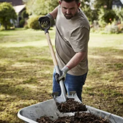 Magnusson Wooden Square D Handle Shovel -Garden - Landscaping Store magnusson wooden square d handle shovel5059340086583 01i