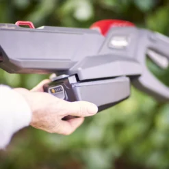 Mountfield MMT 20 Li Kit 20V Garden Multi-tool -Garden - Landscaping Store mountfield mmt 20 li kit 20v garden multi tool8008984844643 03i bq